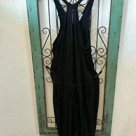 All cotton jumpsuit with keyhole from. Drawstring waist. - Picture 5 of 6